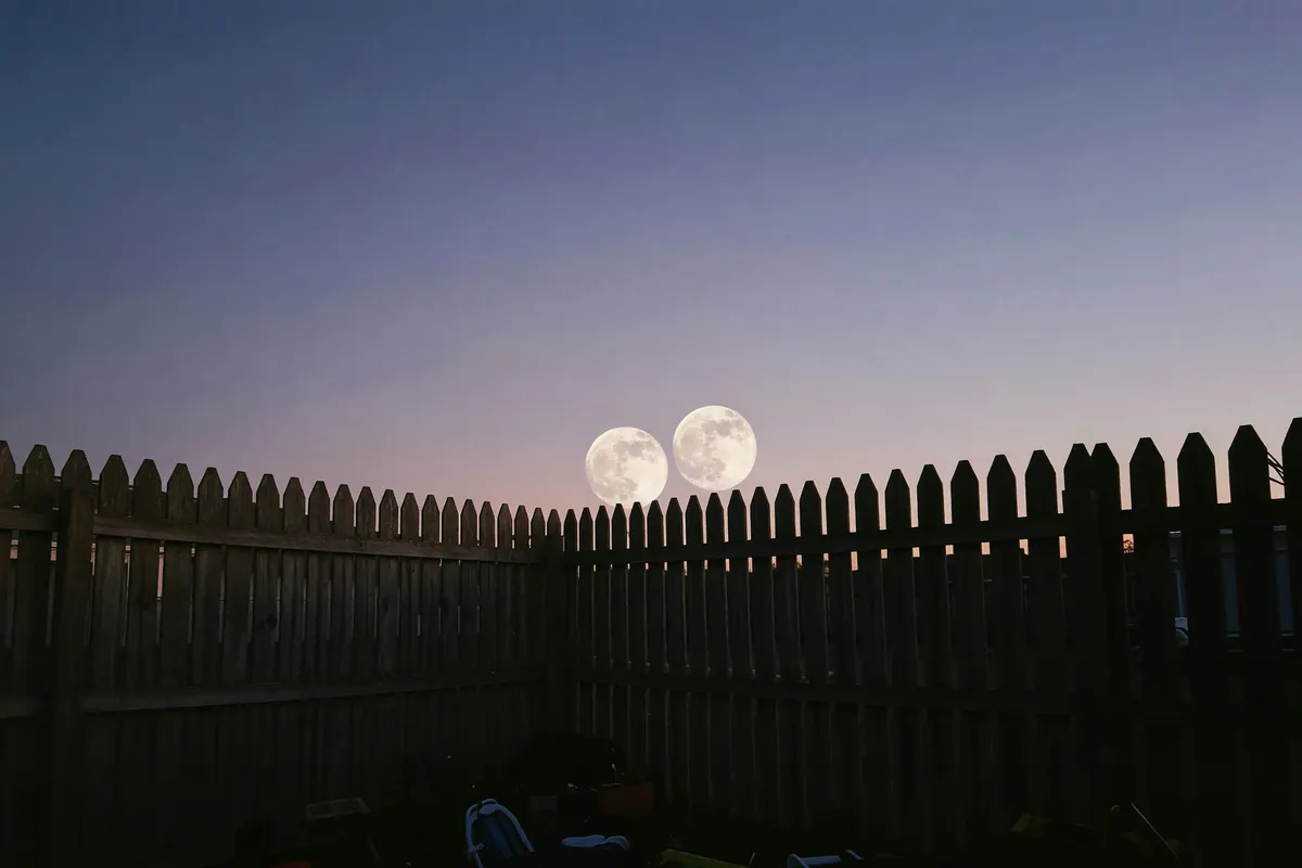 that double moon moment from the yard